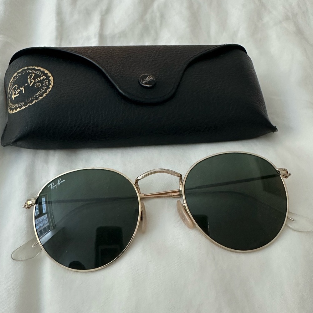 Round Rayban sunglasses